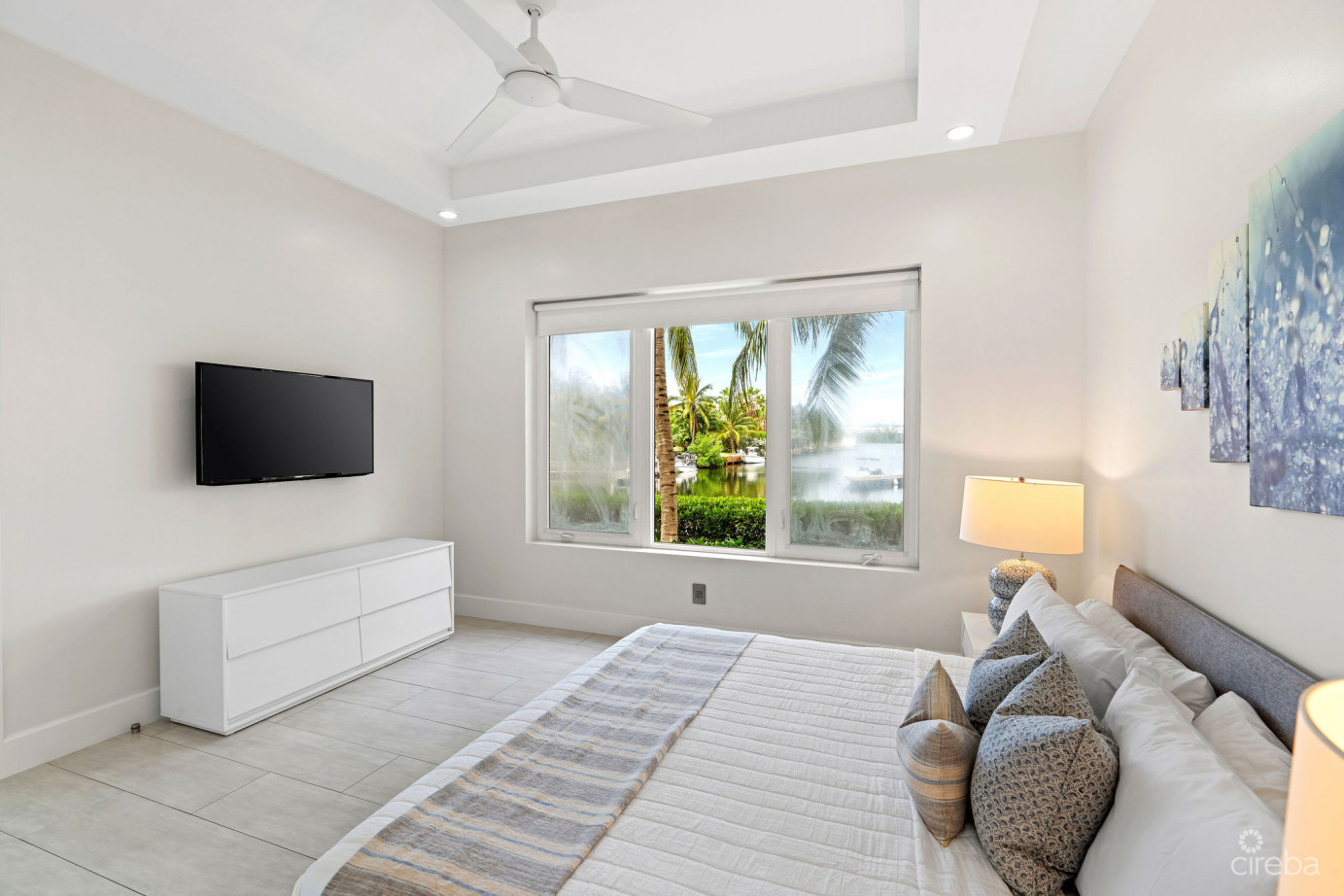 Cypress Pointe North 101 - Canal Front Crystal Harbour