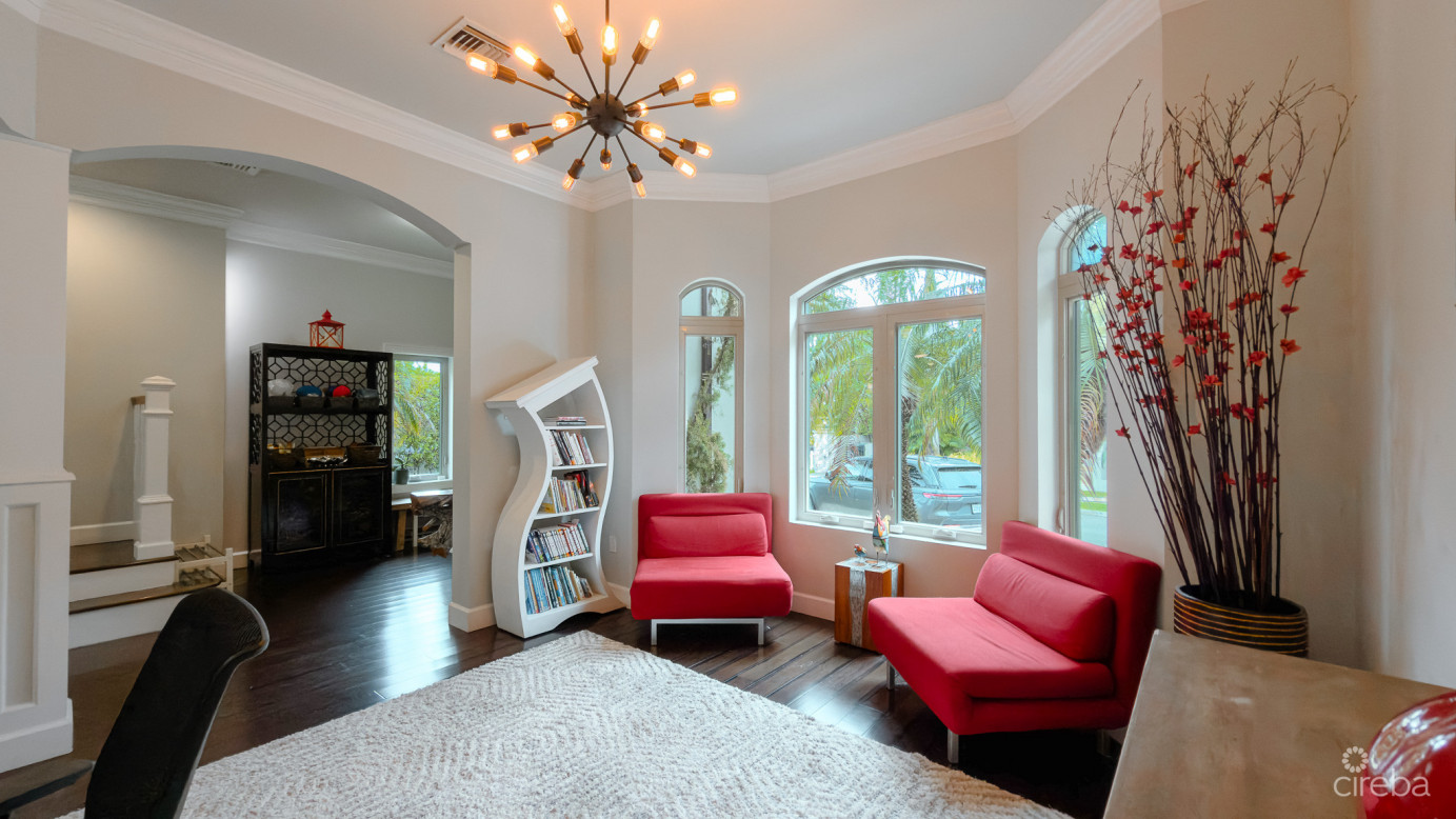 Camelot Drive Home, Seven Mile Beach