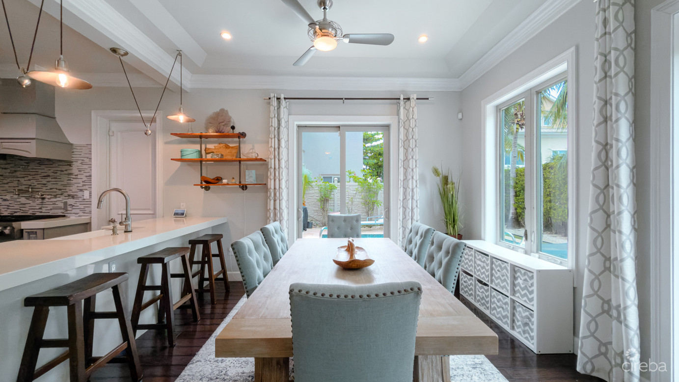 Camelot Drive Home, Seven Mile Beach