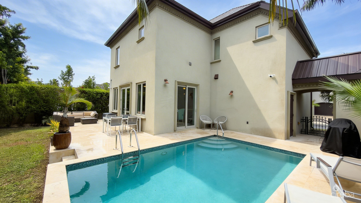 Camelot Drive Home, Seven Mile Beach