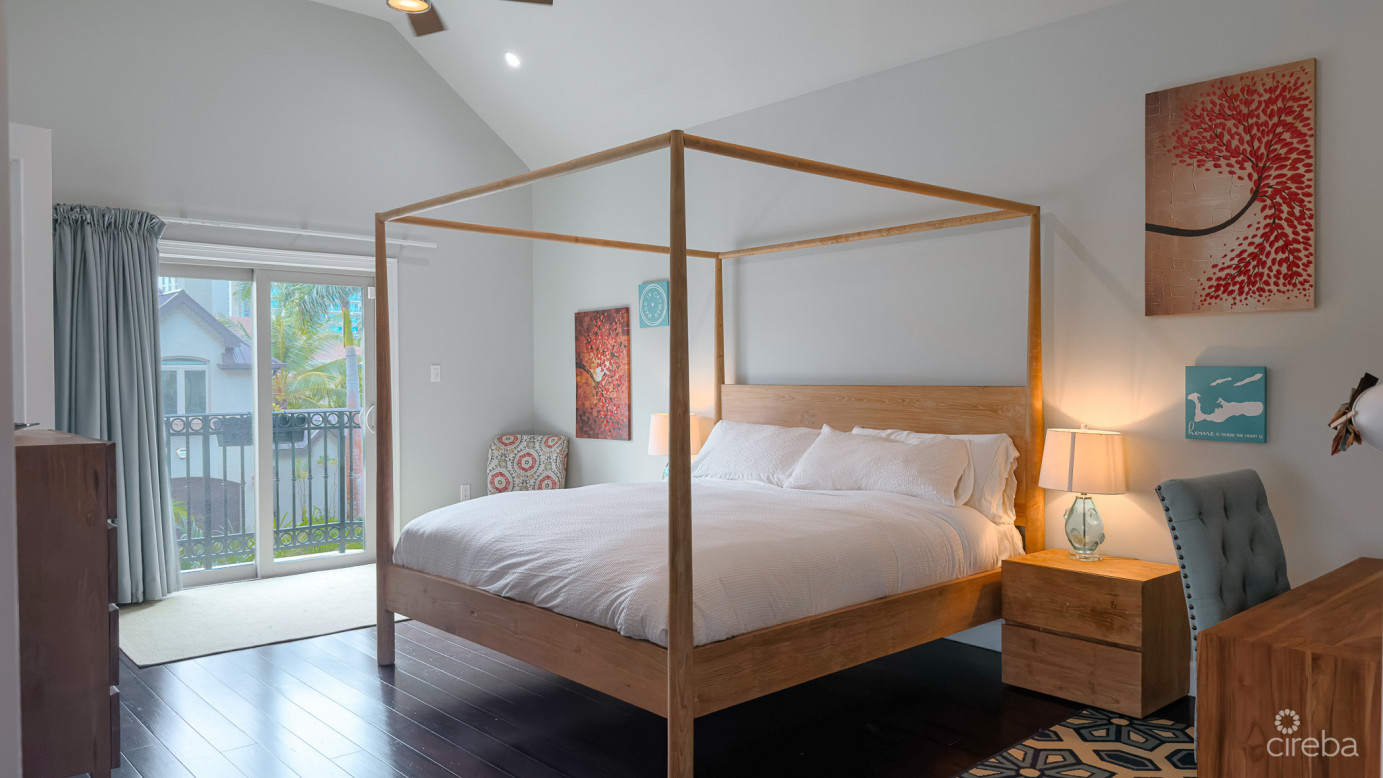 Camelot Drive Home, Seven Mile Beach