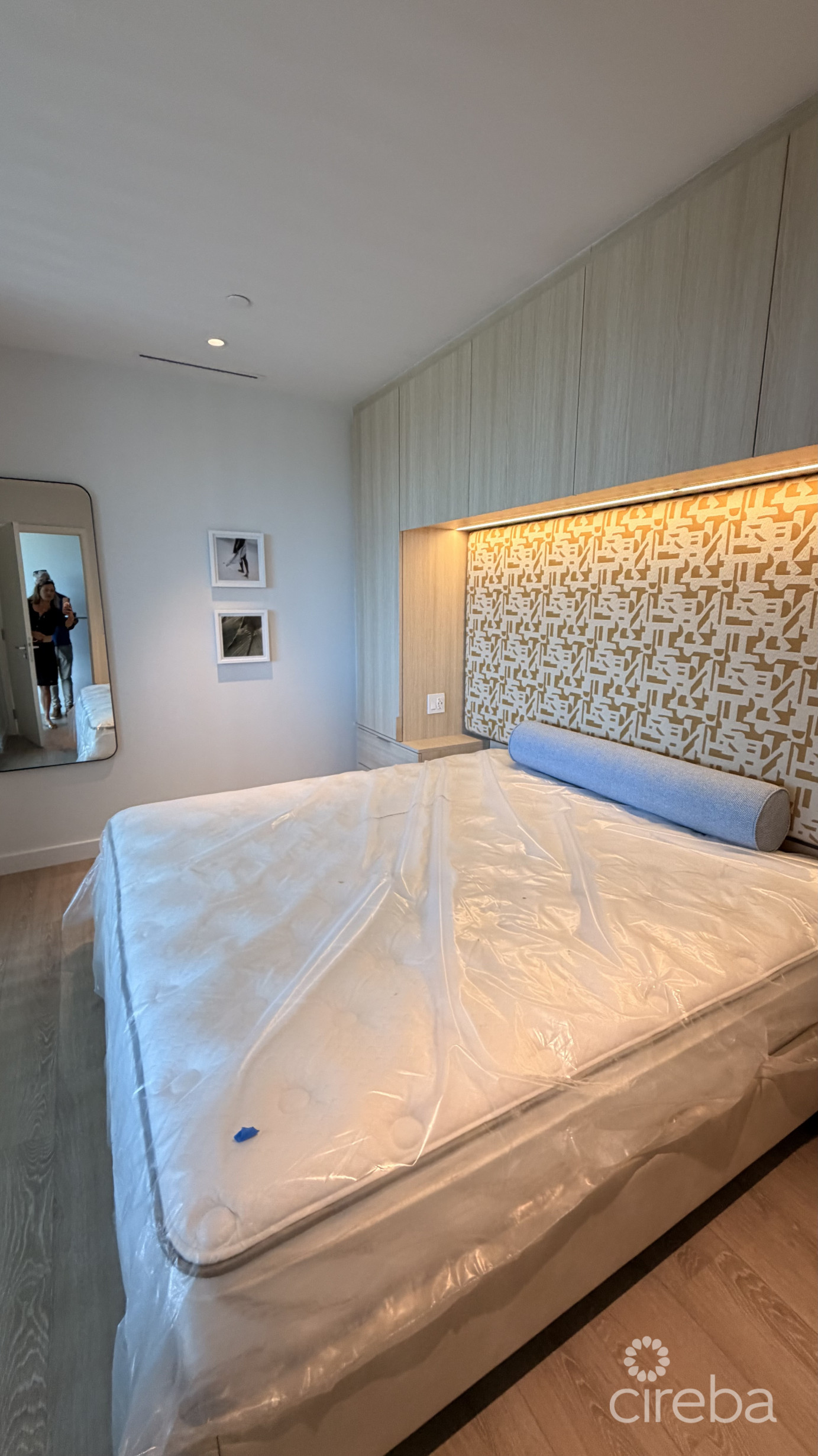 One Gt  Move In Now! Amazing 8th Floor Nw Views