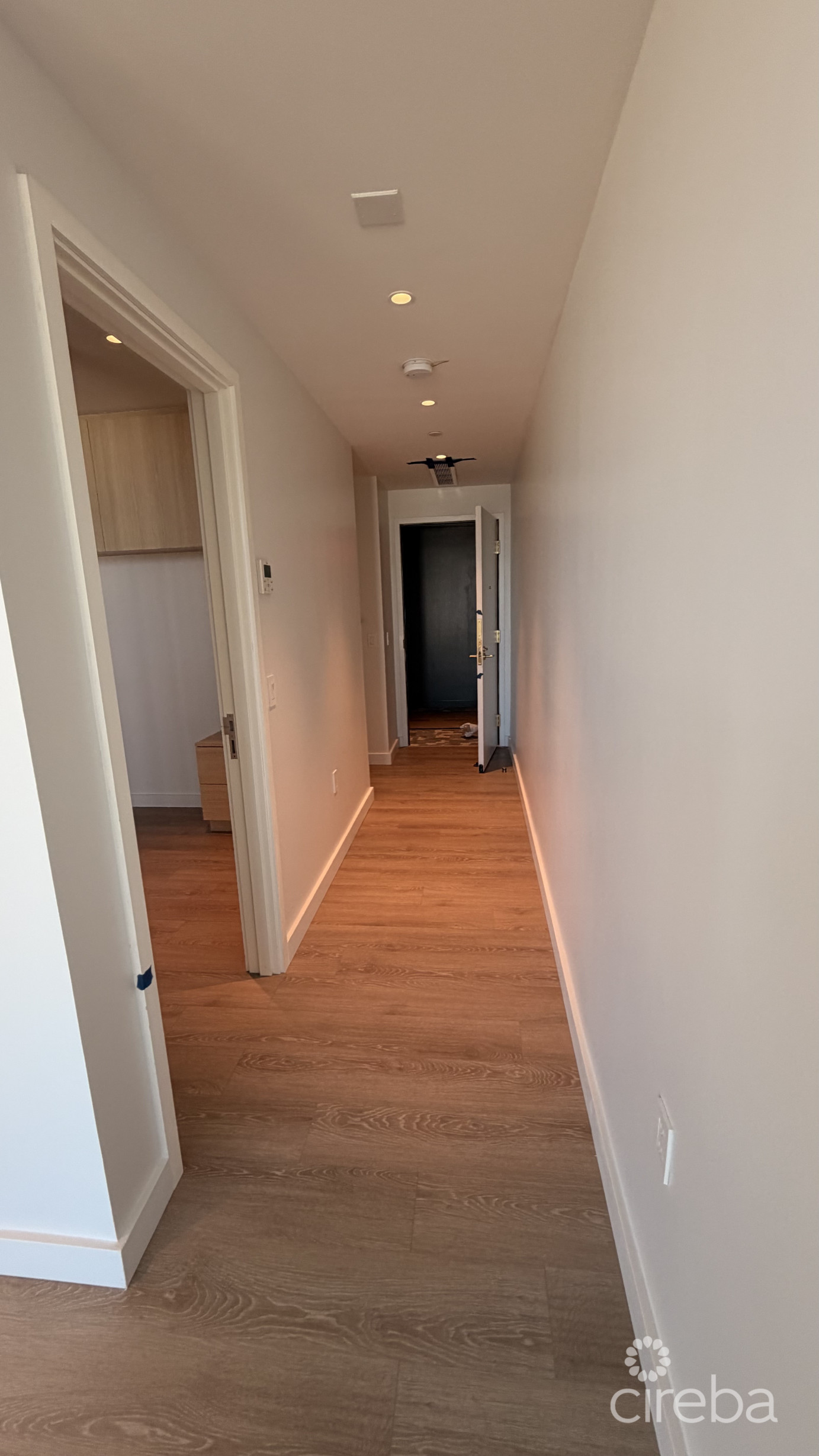 One Gt  Move In Now! Amazing 8th Floor Nw Views