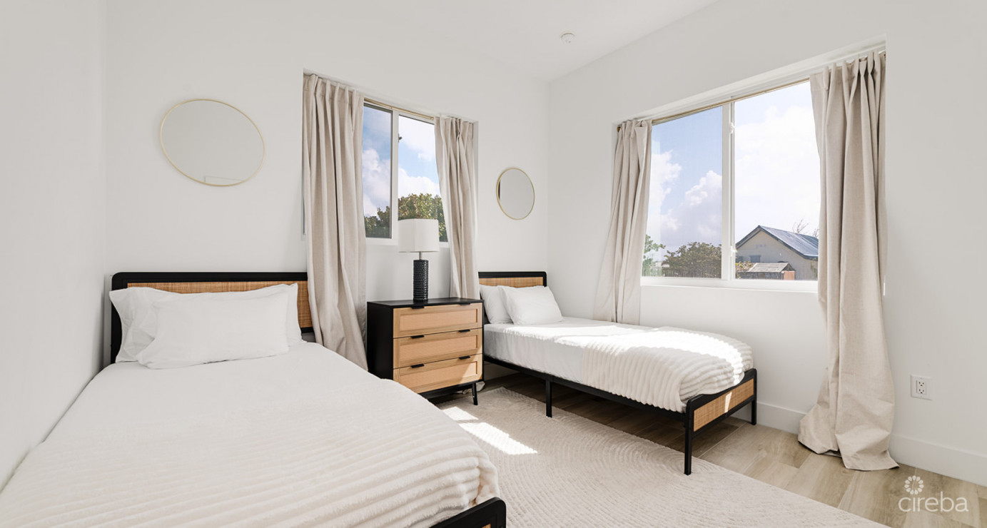 Oceanfront Penthouse- Stunning New 3 Bed- Sunset Point