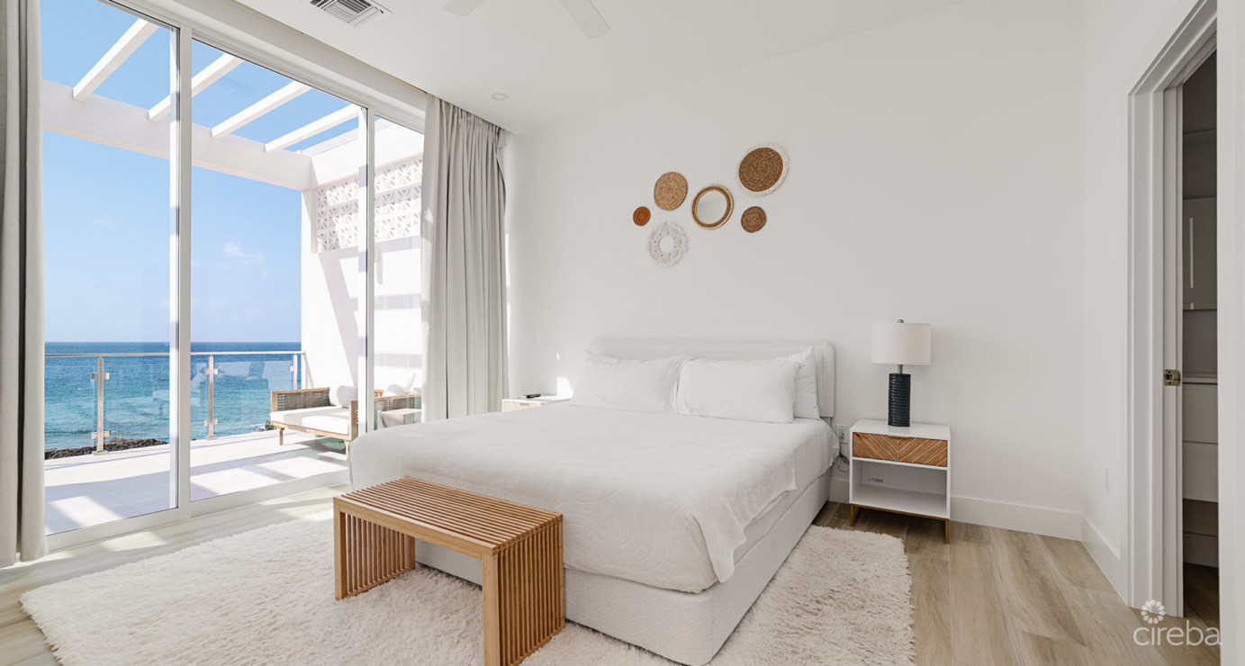 Oceanfront Penthouse- Stunning New 3 Bed- Sunset Point