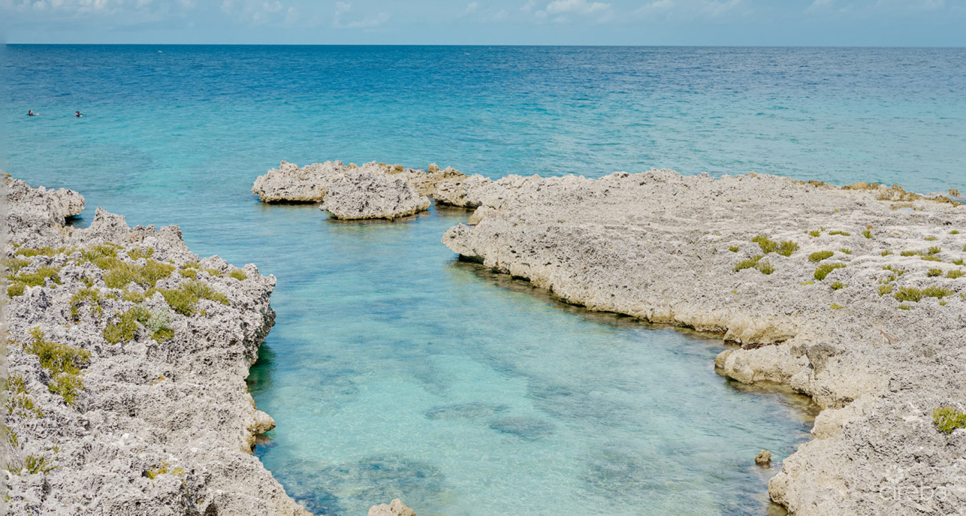 Oceanfront Penthouse- Stunning New 3 Bed- Sunset Point