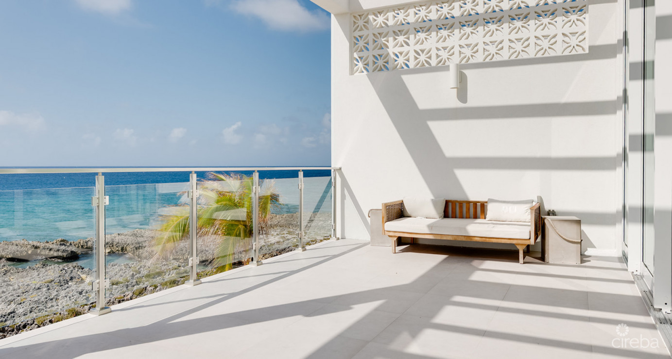 Oceanfront Penthouse- Stunning New 3 Bed- Sunset Point