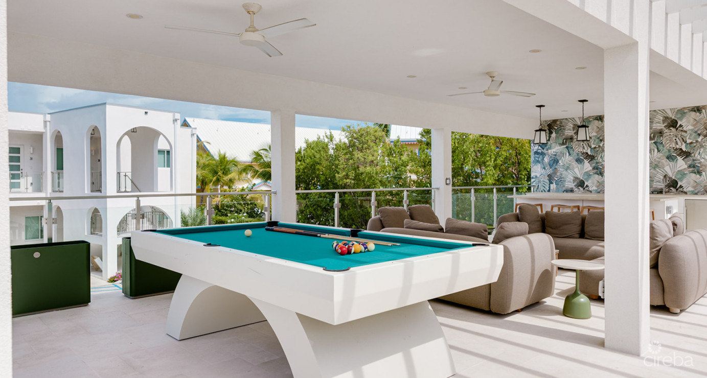 Oceanfront Penthouse- Stunning New 3 Bed- Sunset Point