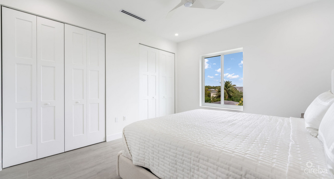 The Bentley #1 End Unit