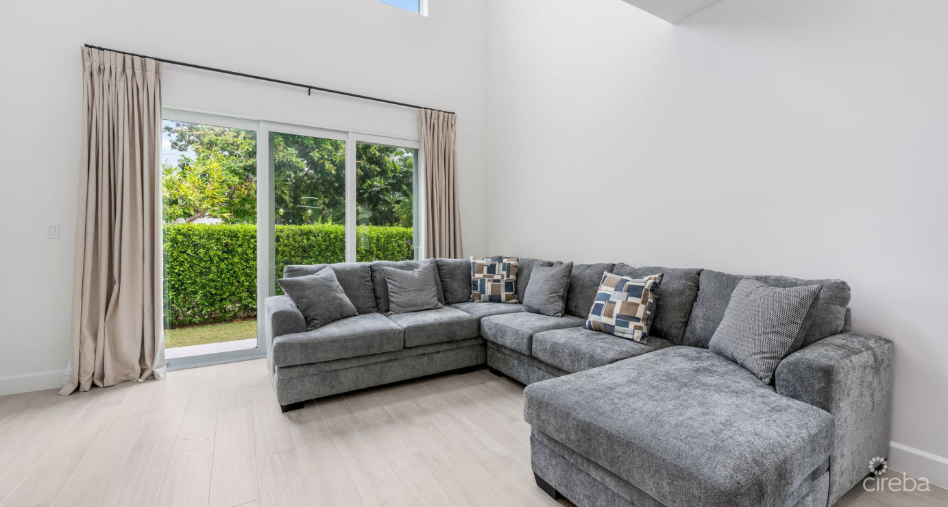 The Bentley #1 End Unit