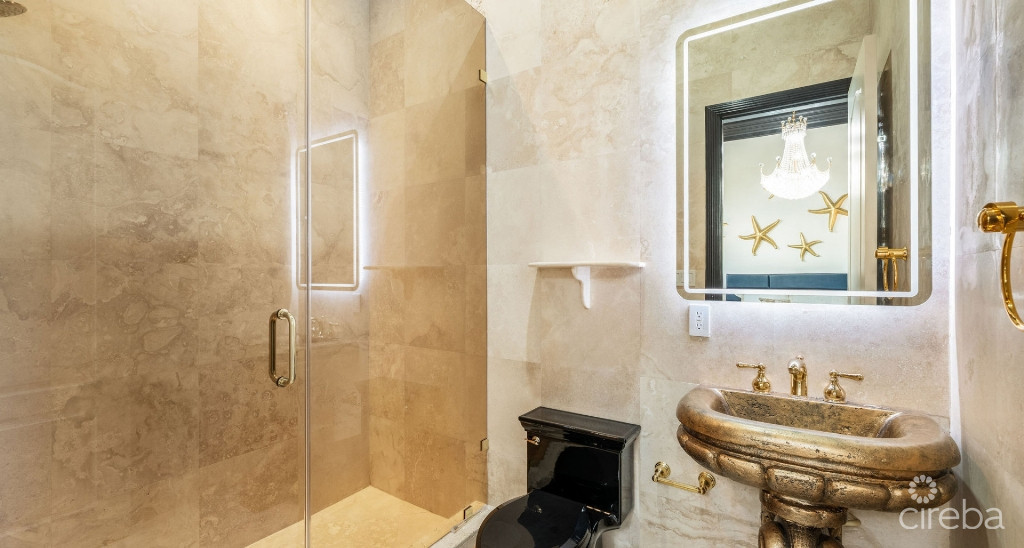 Villa D'este - Stunning Seafront Home