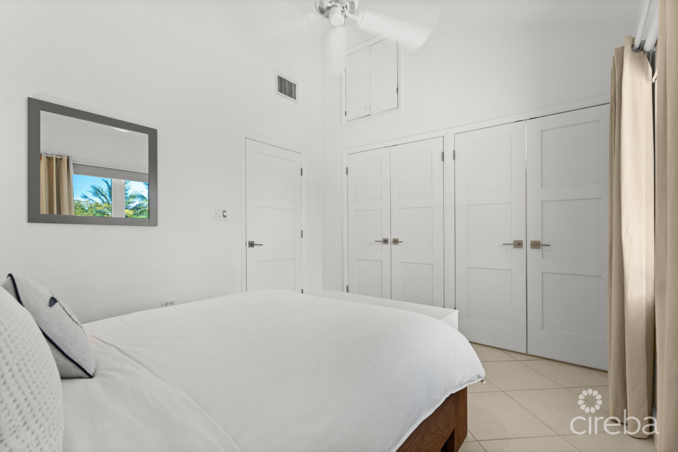 Pirates Lair 10 - South Sound Oceanfront Townhome