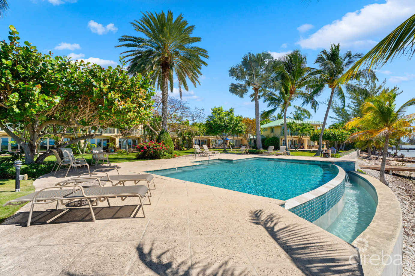 Pirates Lair 10 - South Sound Oceanfront Townhome