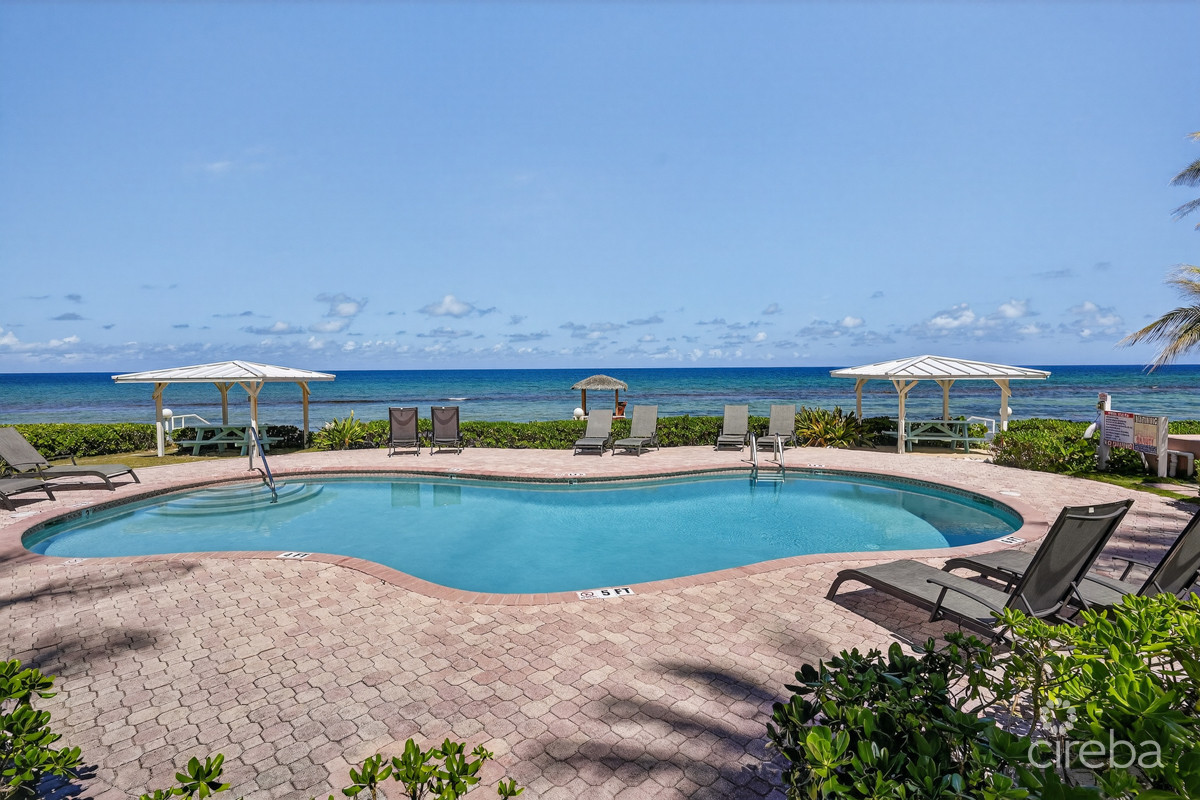 2 Beachfront Units Side By Side - Northern Lights