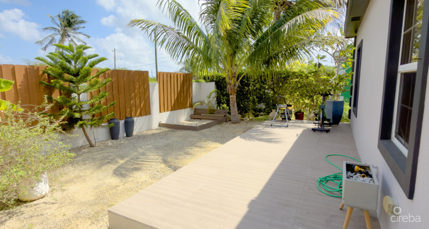 Single Family Home Larva Dr, Savannah 2bed/2bath