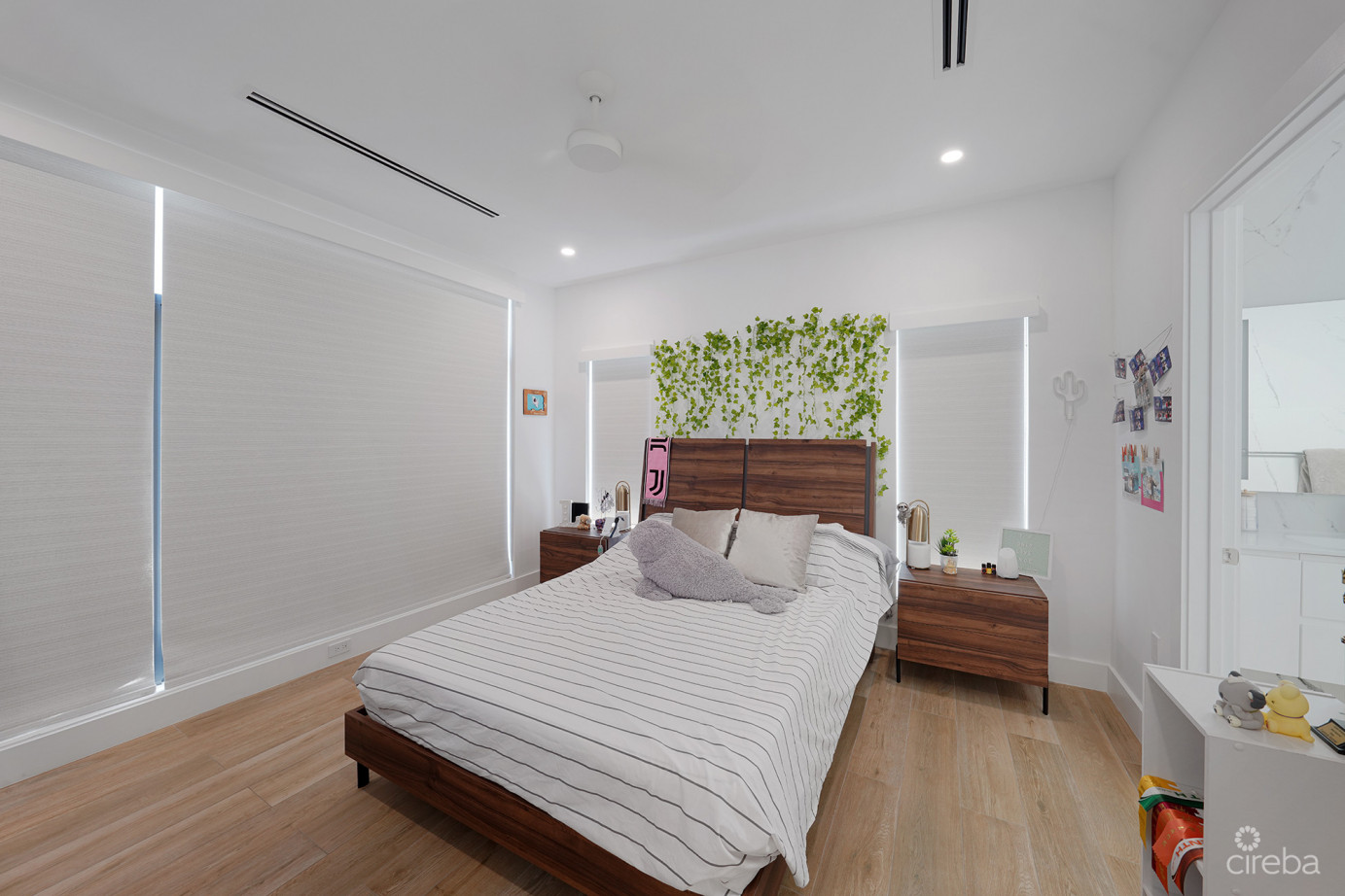 Salt Air Townhome End Unit 4 Bed