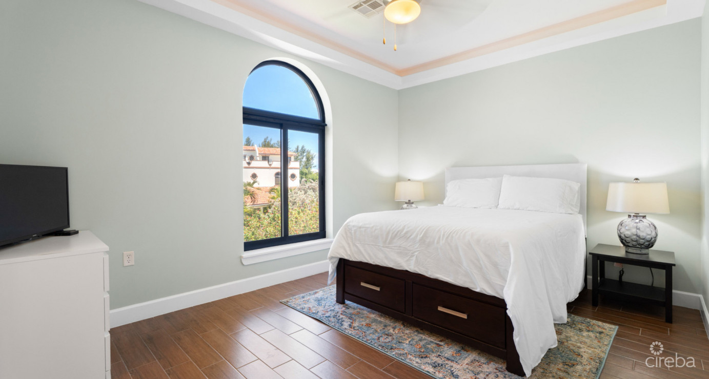 107 San Sebastian- Exceptional, Large 2-bed Condo In Sought-after South Sound Location