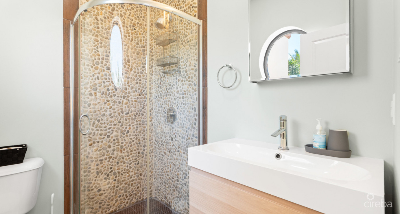 107 San Sebastian- Exceptional, Large 2-bed Condo In Sought-after South Sound Location