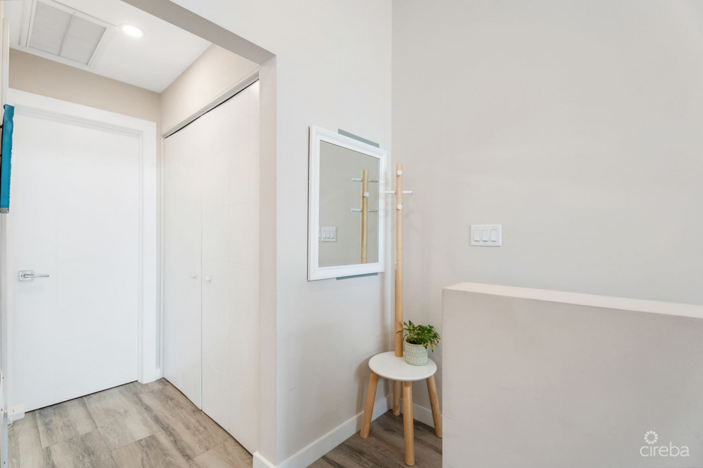 Never Rented Top Floor 1-bed Downtown Reach