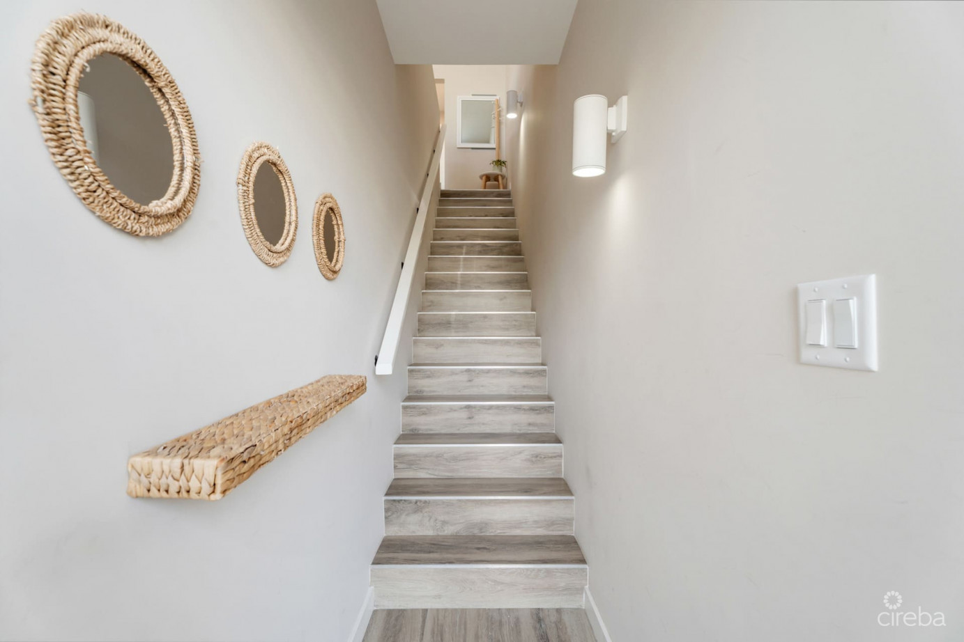 Never Rented Top Floor 1-bed Downtown Reach
