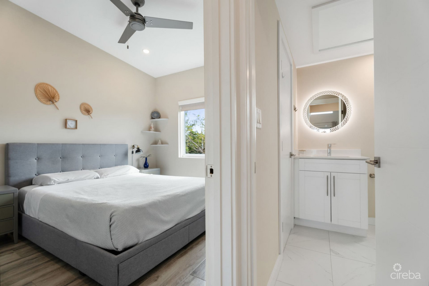 Never Rented Top Floor 1-bed Downtown Reach