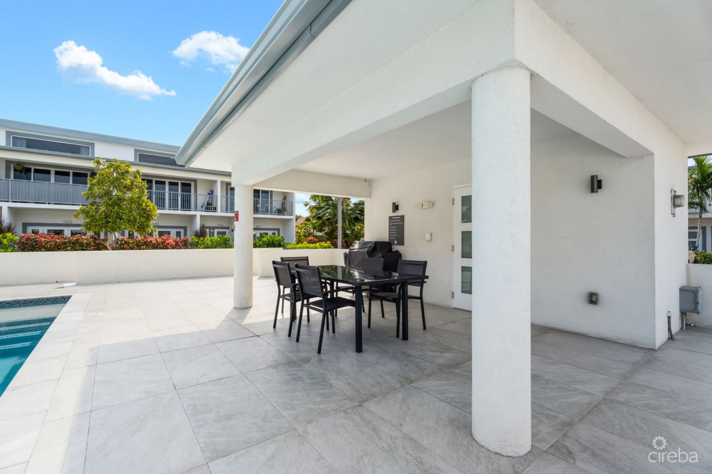 Never Rented Top Floor 1-bed Downtown Reach