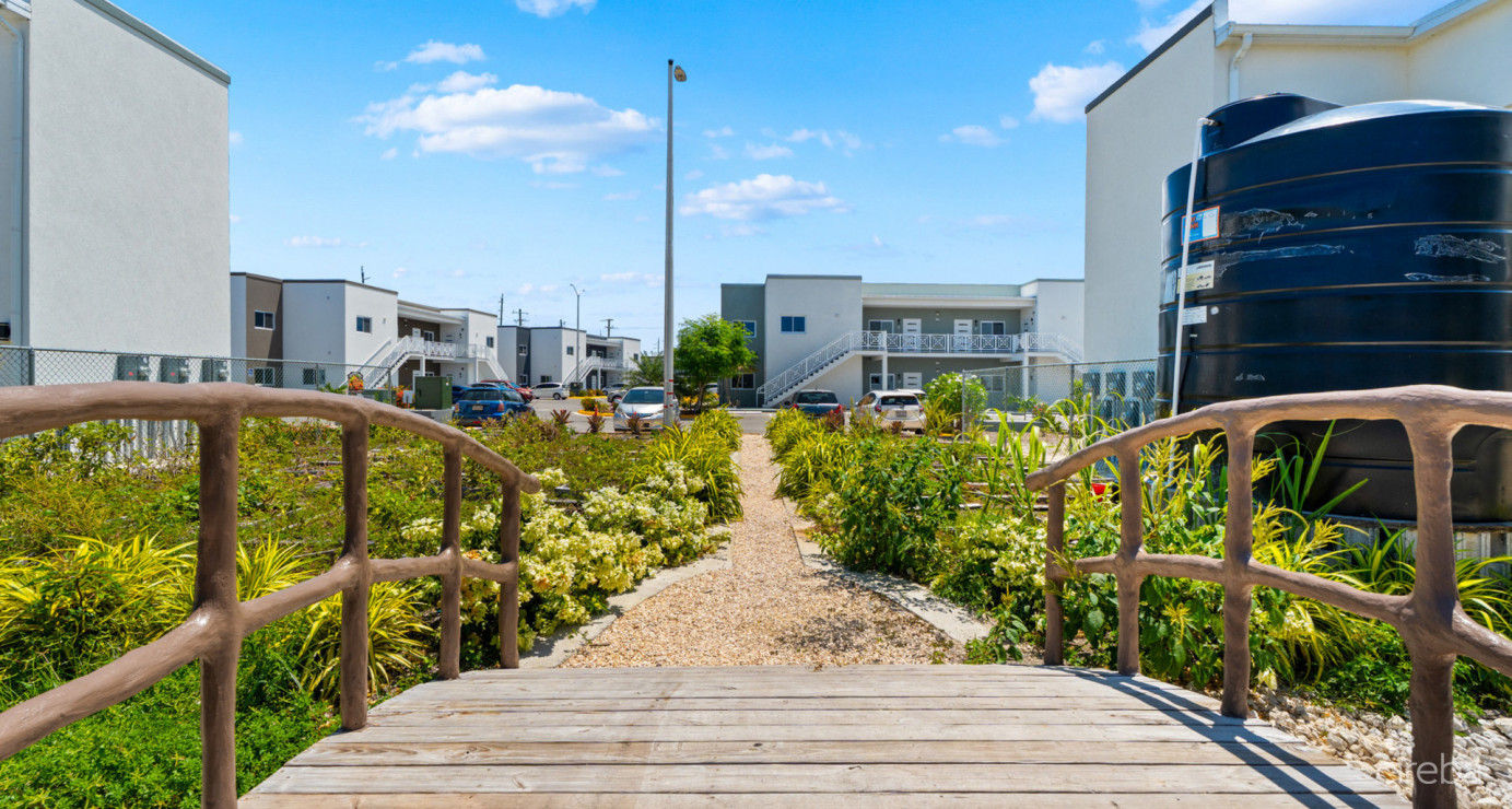 Yarl 3 Bed, 3 Bath Townhome #88 (end Unit)