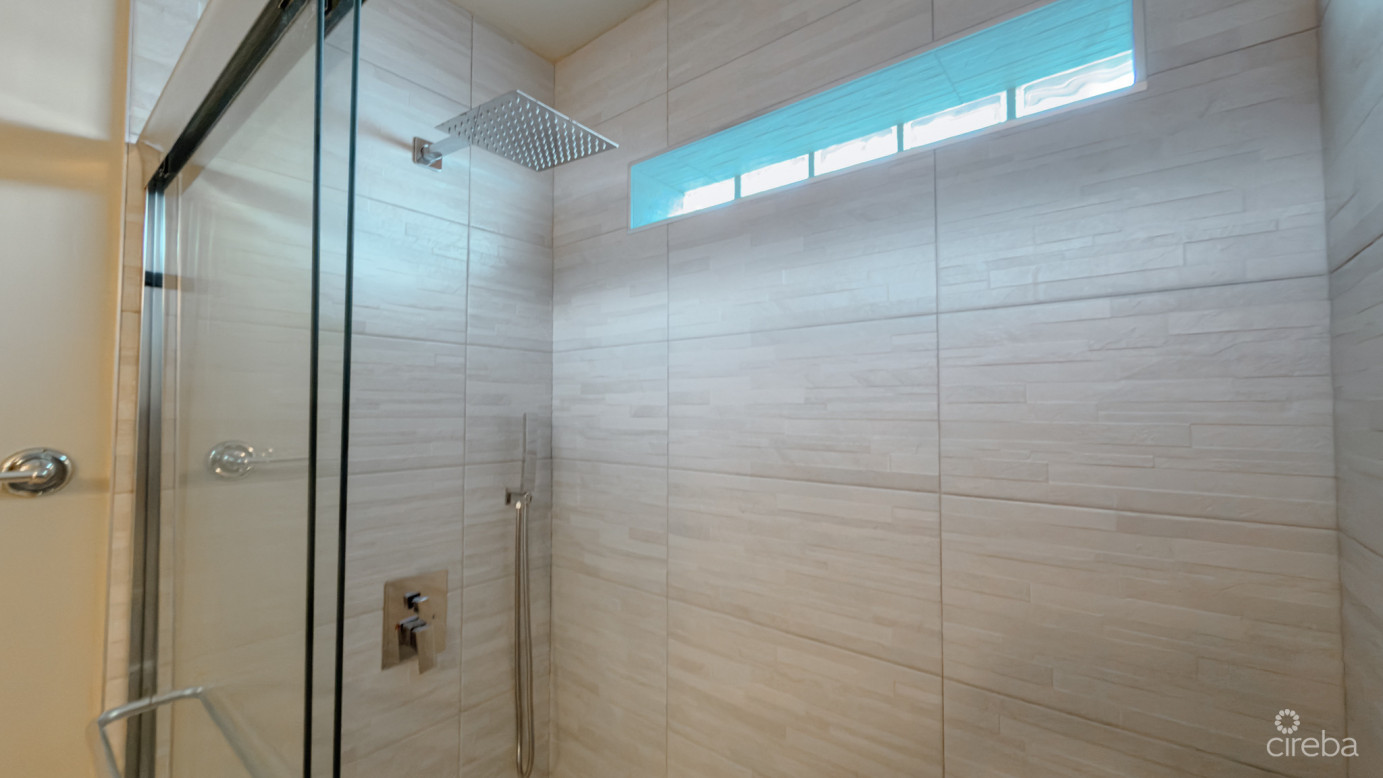 Lakeside 1 Bed Condo