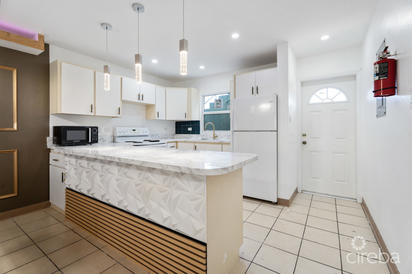 2-bedroom Bramblewood Apartment - West Bay