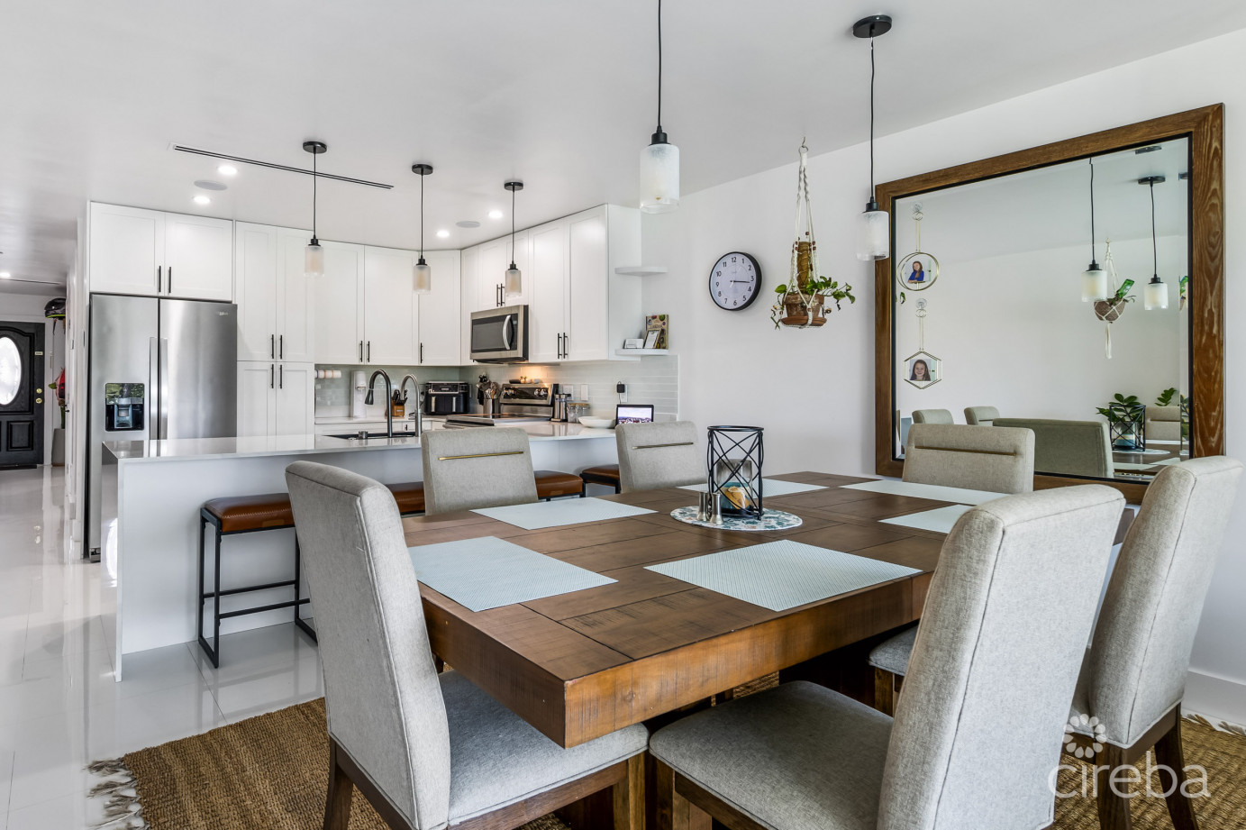 #6 Lakeshore Villas / 2 Bed Plus Den / 3 Bath