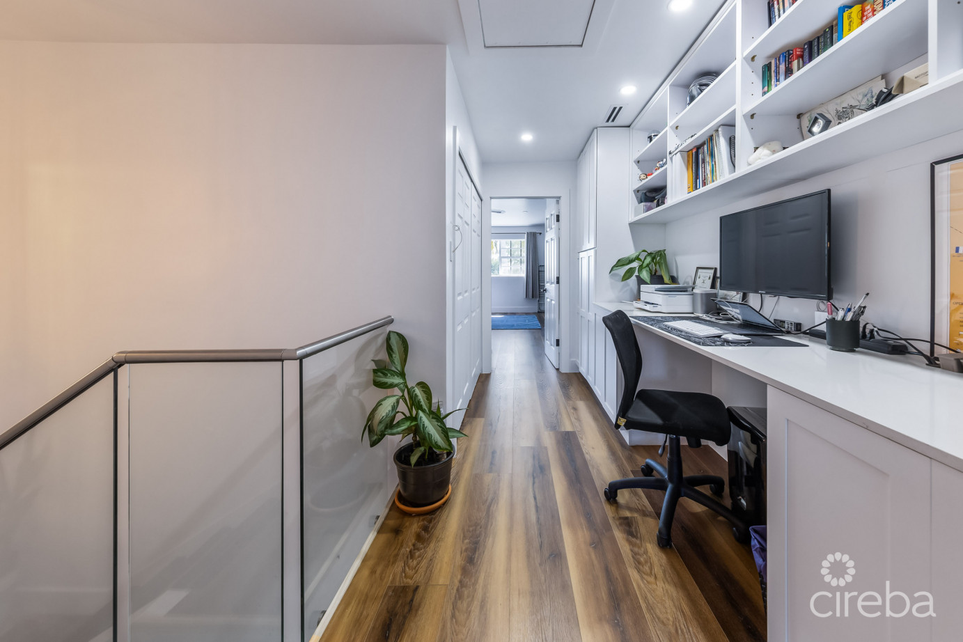 #6 Lakeshore Villas / 2 Bed Plus Den / 3 Bath