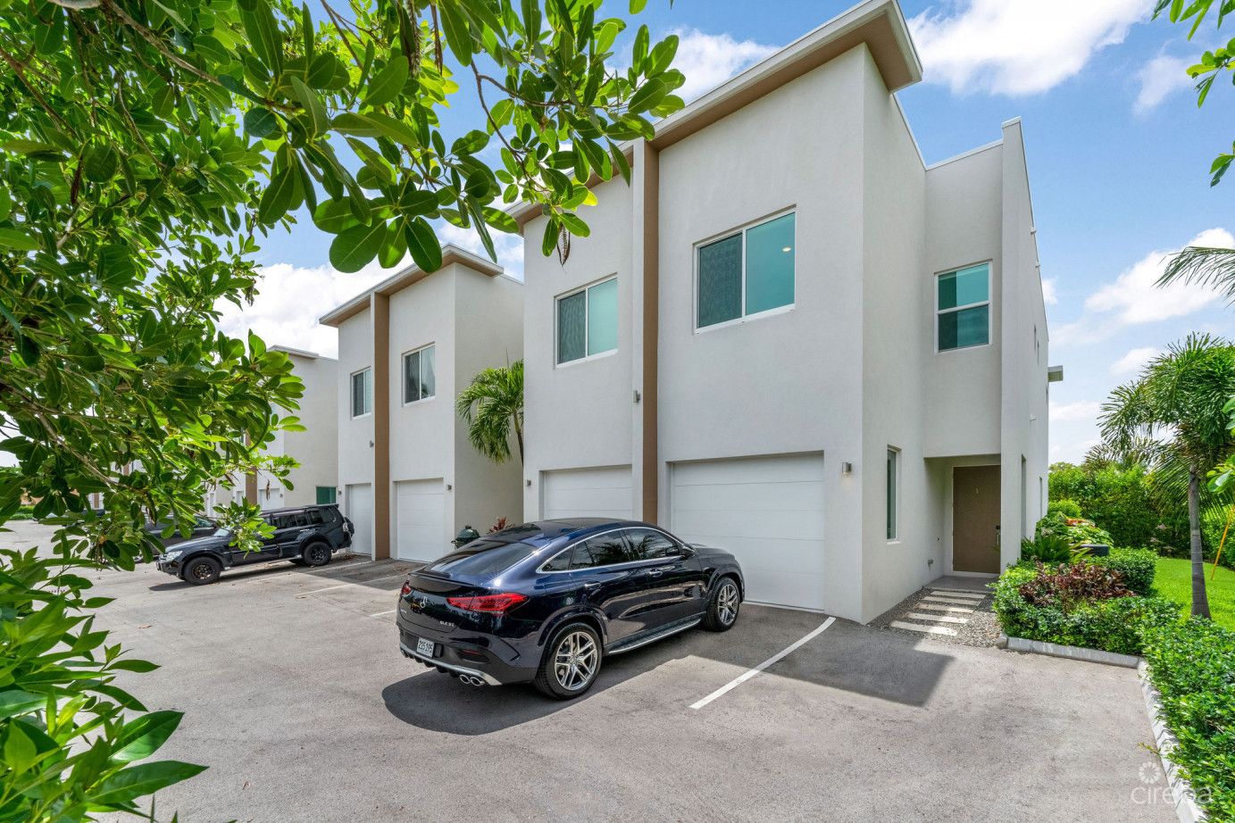 7 Mile Corridor Townhome - Eleven Parc #1