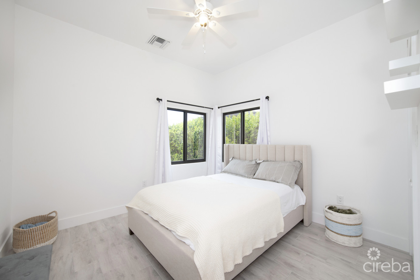 Modern 3 Bed, 3 Bath Single Family Home. With Bonus Office/den.