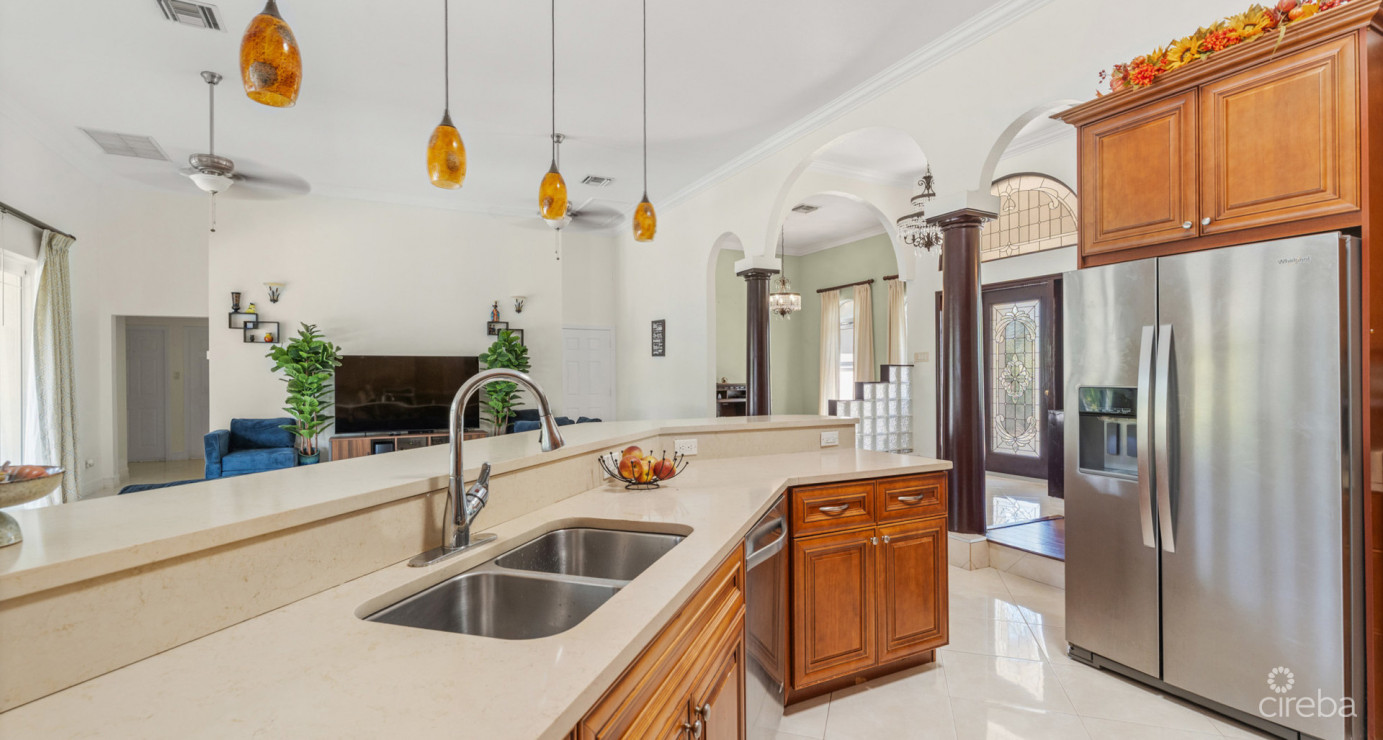 Lookout Gardens Family Estate