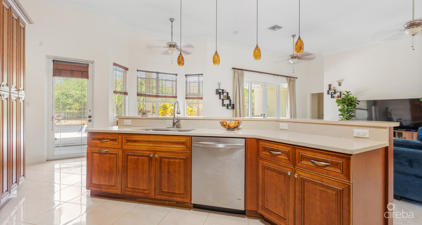 Lookout Gardens Family Estate