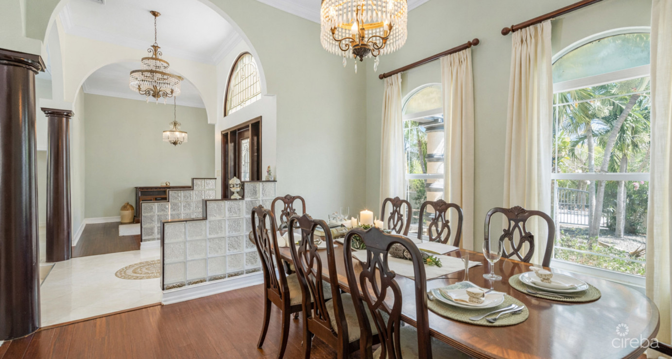 Lookout Gardens Family Estate