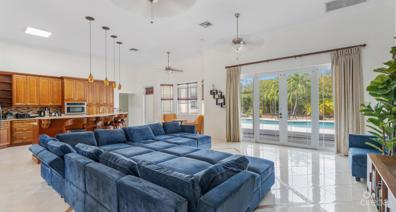 Lookout Gardens Family Estate