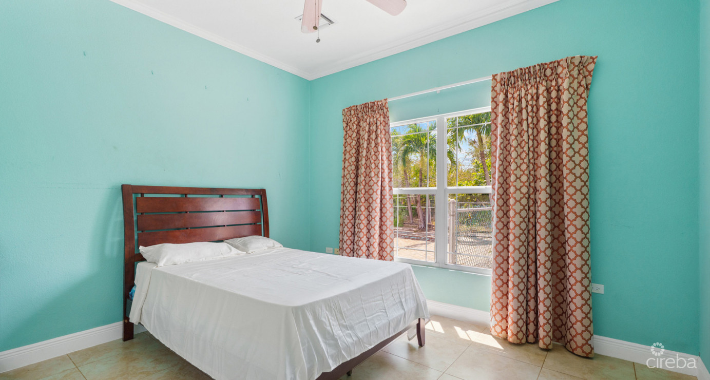 Lookout Gardens Family Estate