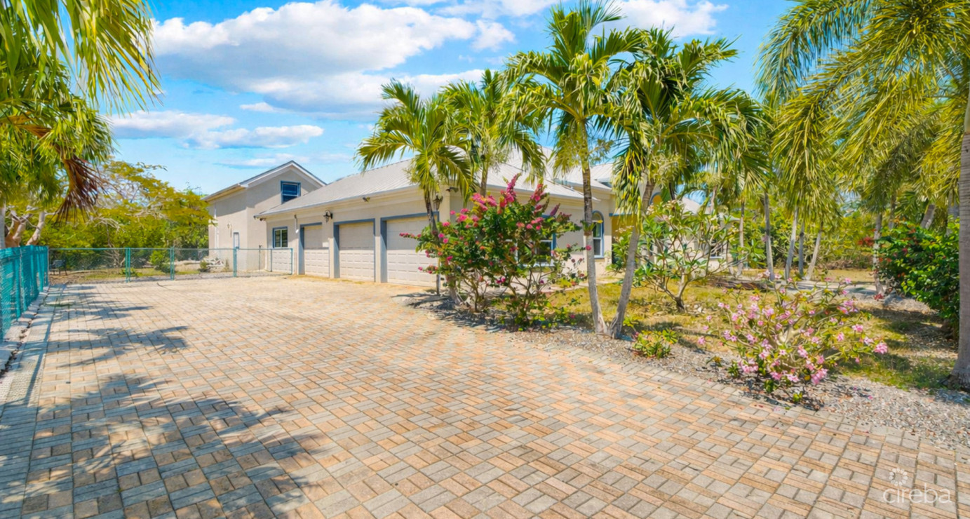 Lookout Gardens Family Estate