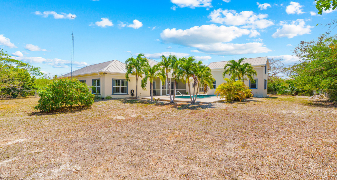 Lookout Gardens Family Estate