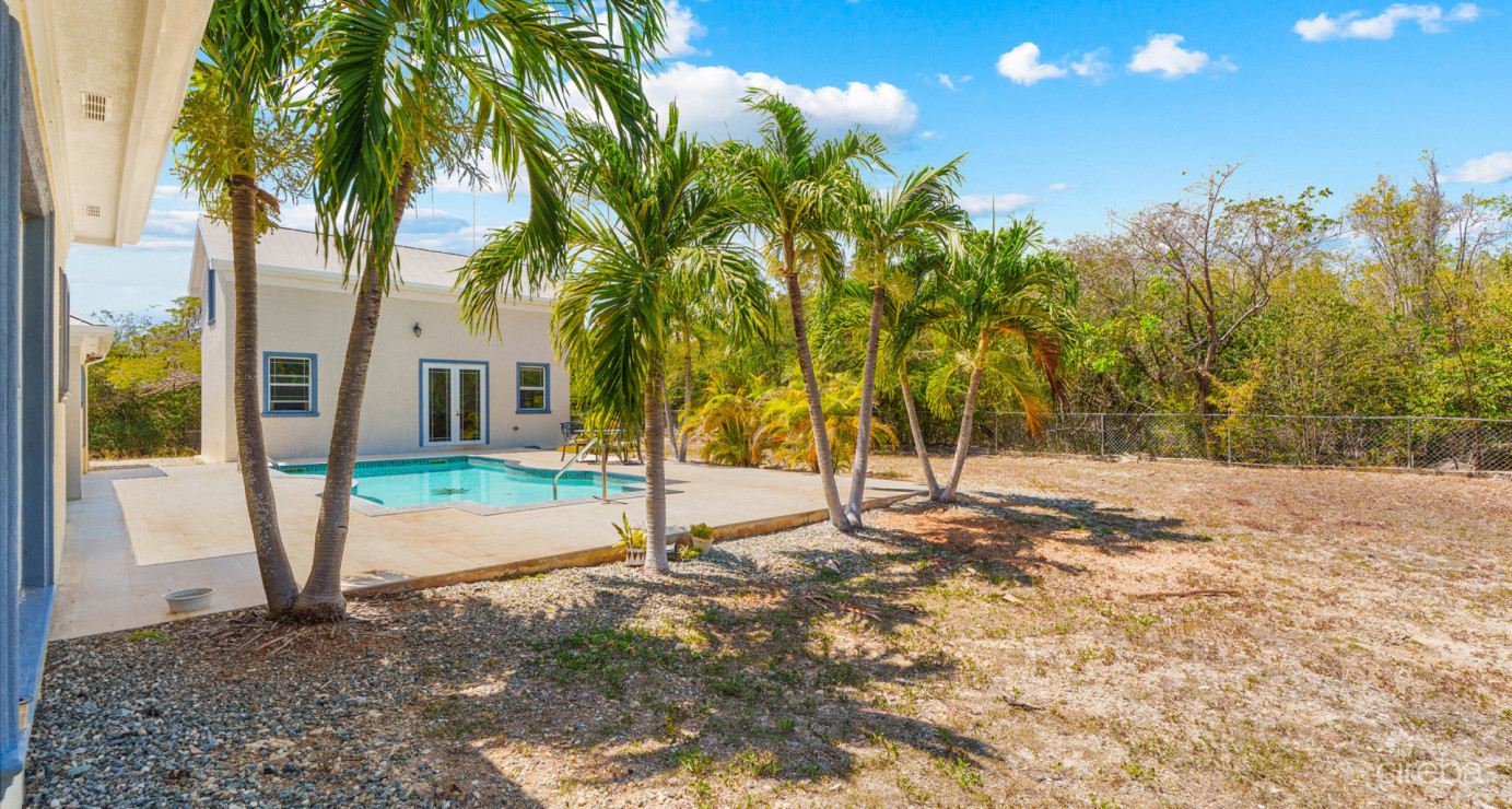 Lookout Gardens Family Estate