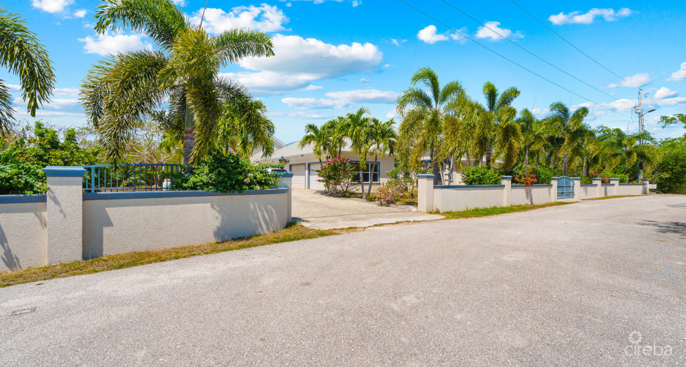 Lookout Gardens Family Estate