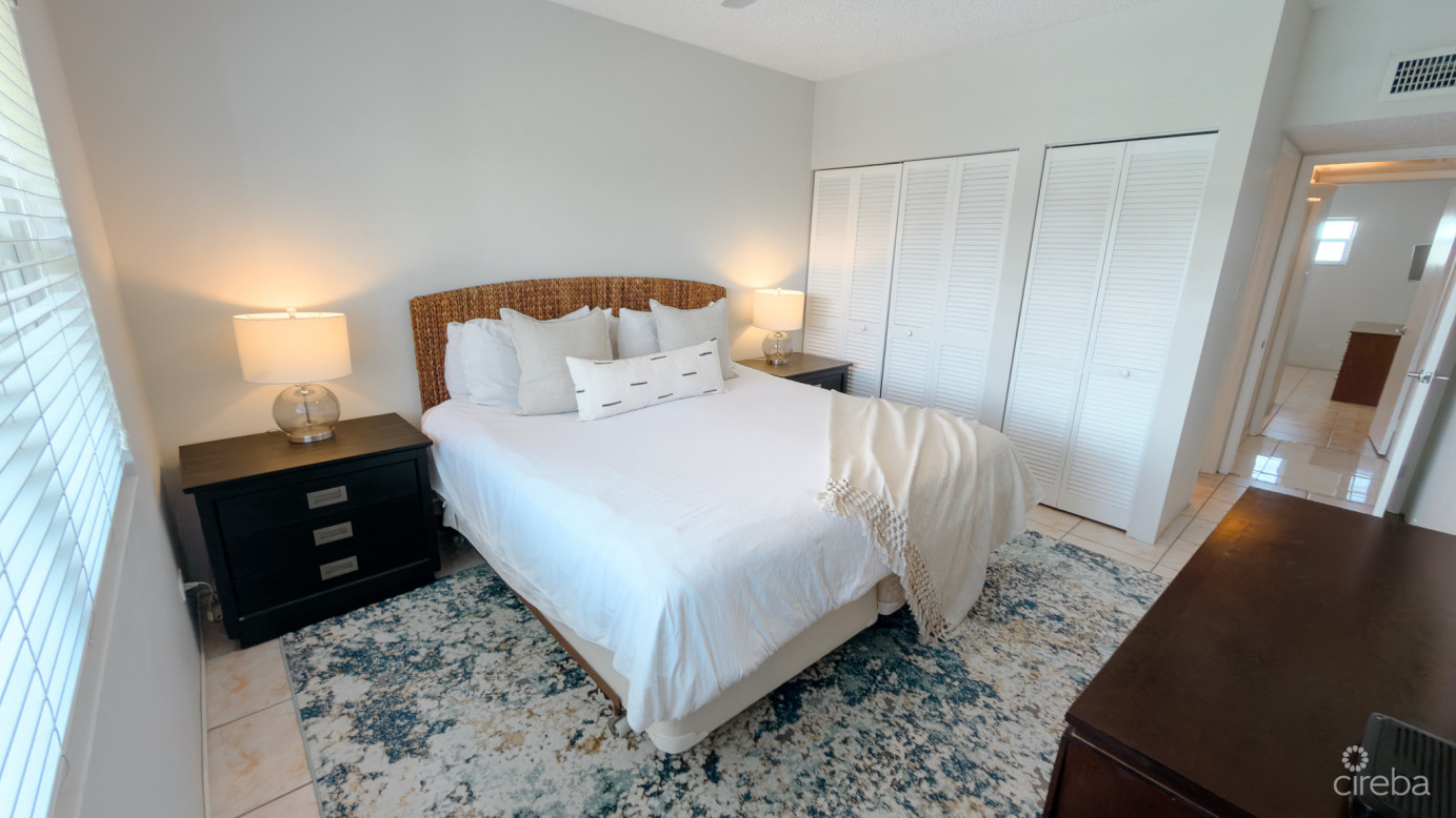 Plantation Village - 7 Mile Beach Condo