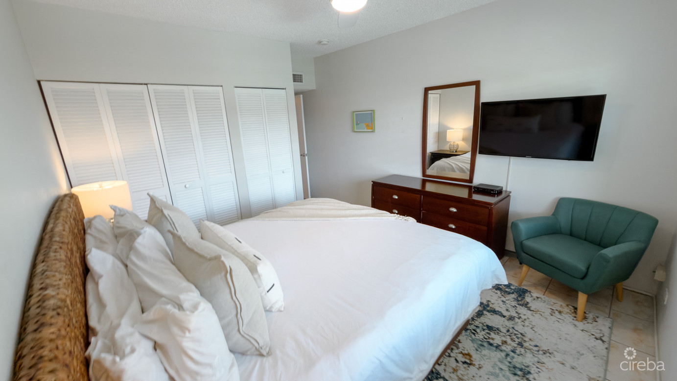 Plantation Village - 7 Mile Beach Condo