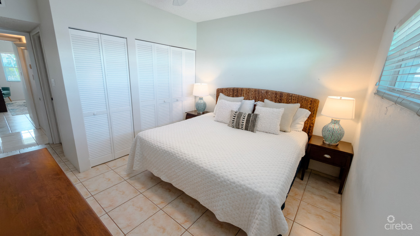 Plantation Village - 7 Mile Beach Condo