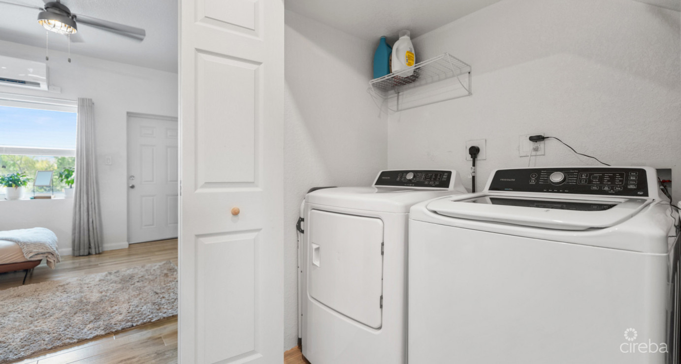 Cherry Tree Villas #4- Lovely 2 Bed Near Midlands Acres