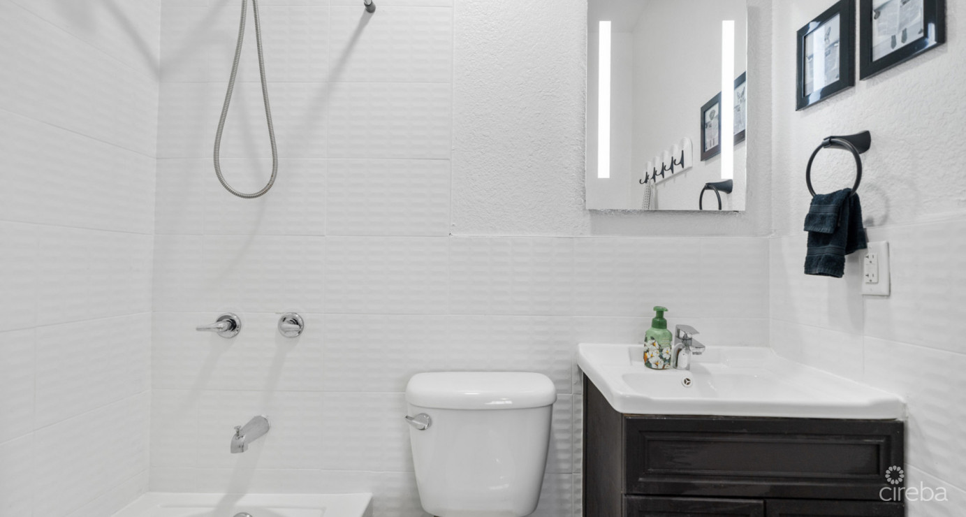 Cherry Tree Villas #4- Lovely 2 Bed Near Midlands Acres