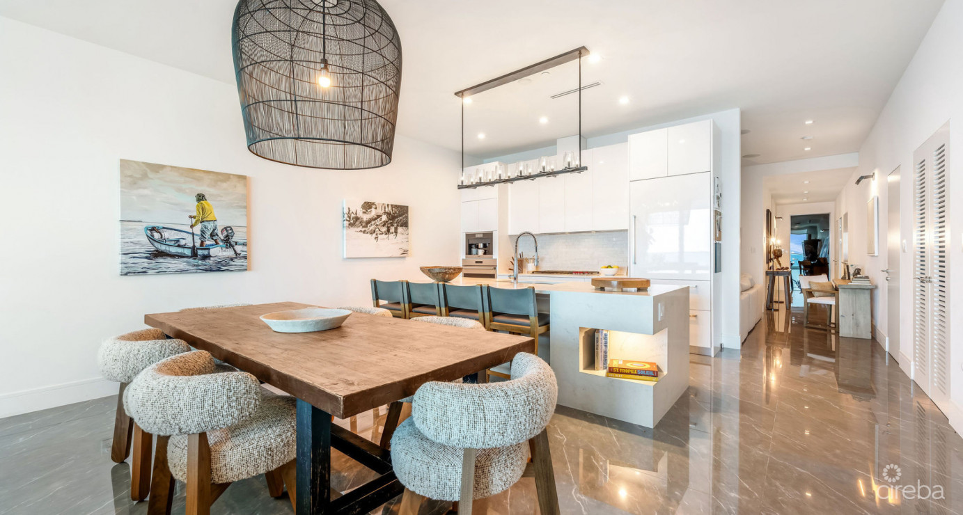 1fin- Single Level Corner Condo With Excellent Layout