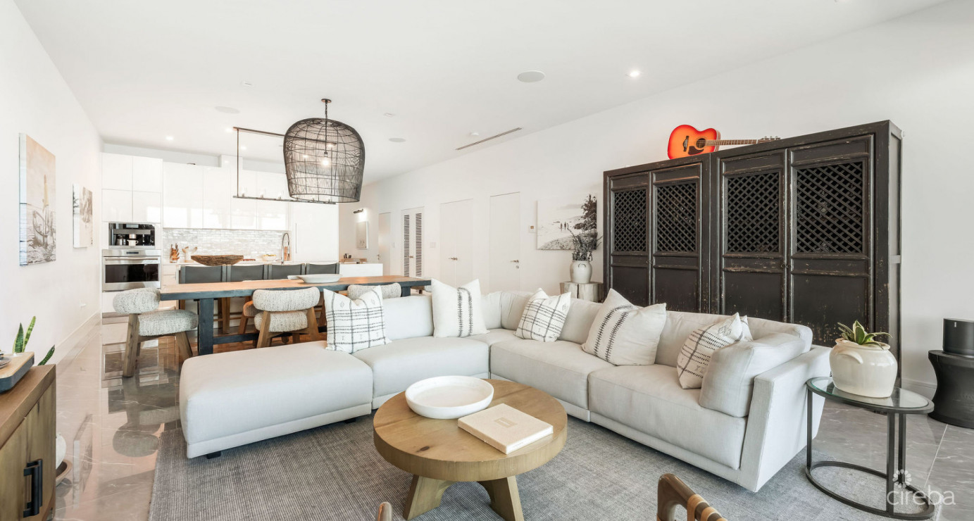 1fin- Single Level Corner Condo With Excellent Layout