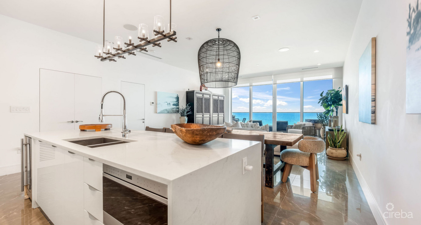 1fin- Single Level Corner Condo With Excellent Layout